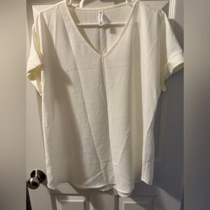 Zenana Outfitters Cream Short Sleeve V-Neck Top
